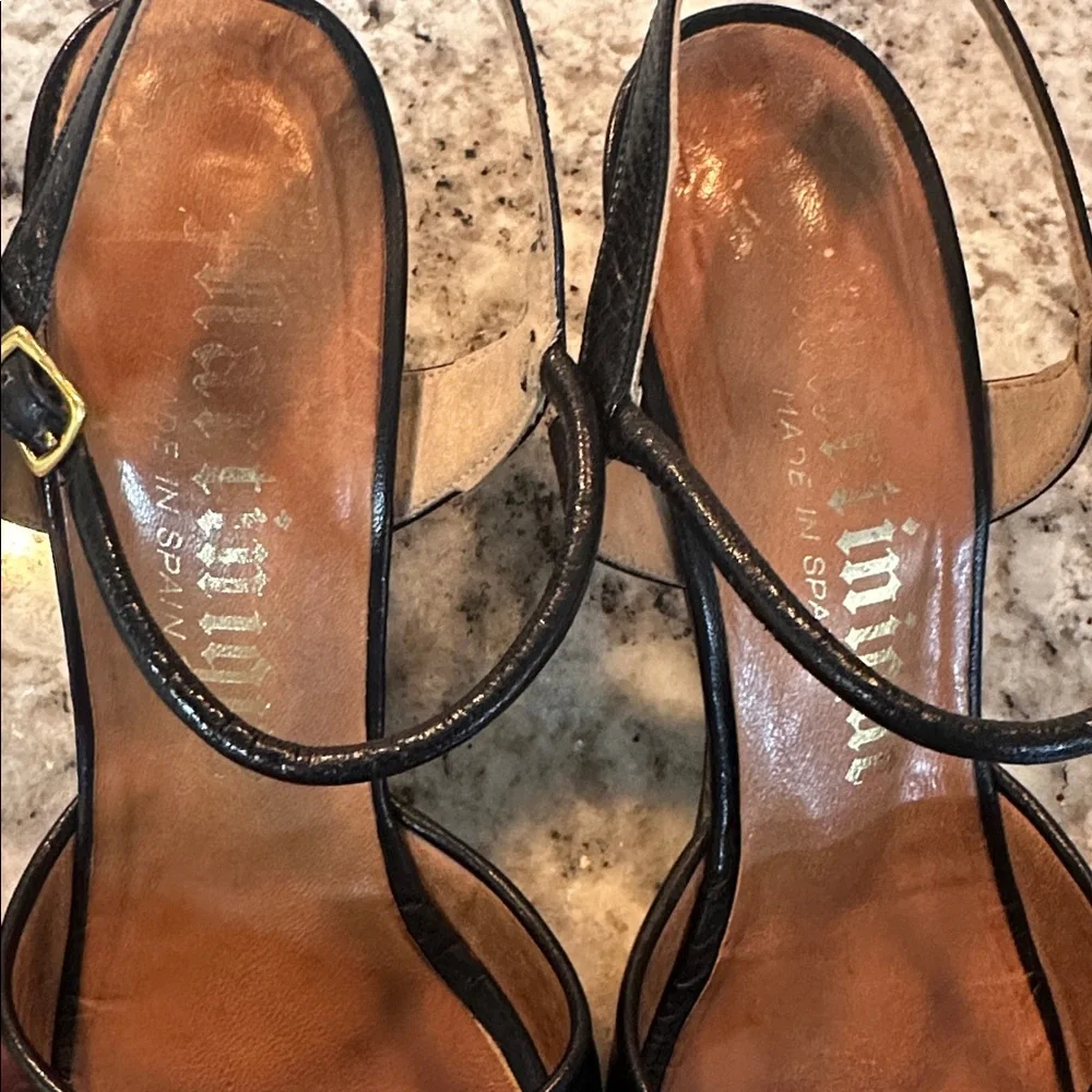 Martinique Black and Tan Wedge Sandals - Picture 4 of 13